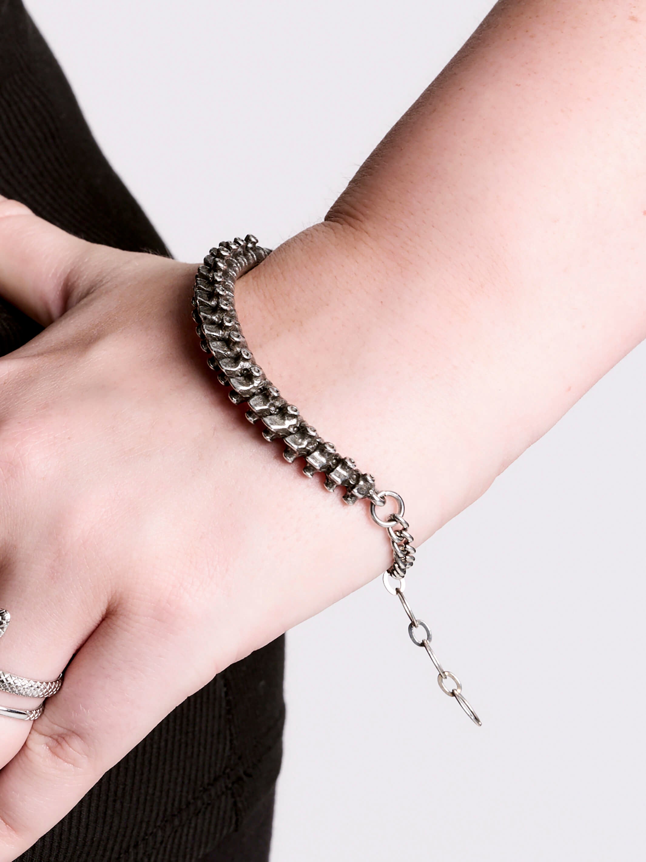 Spine bracelet