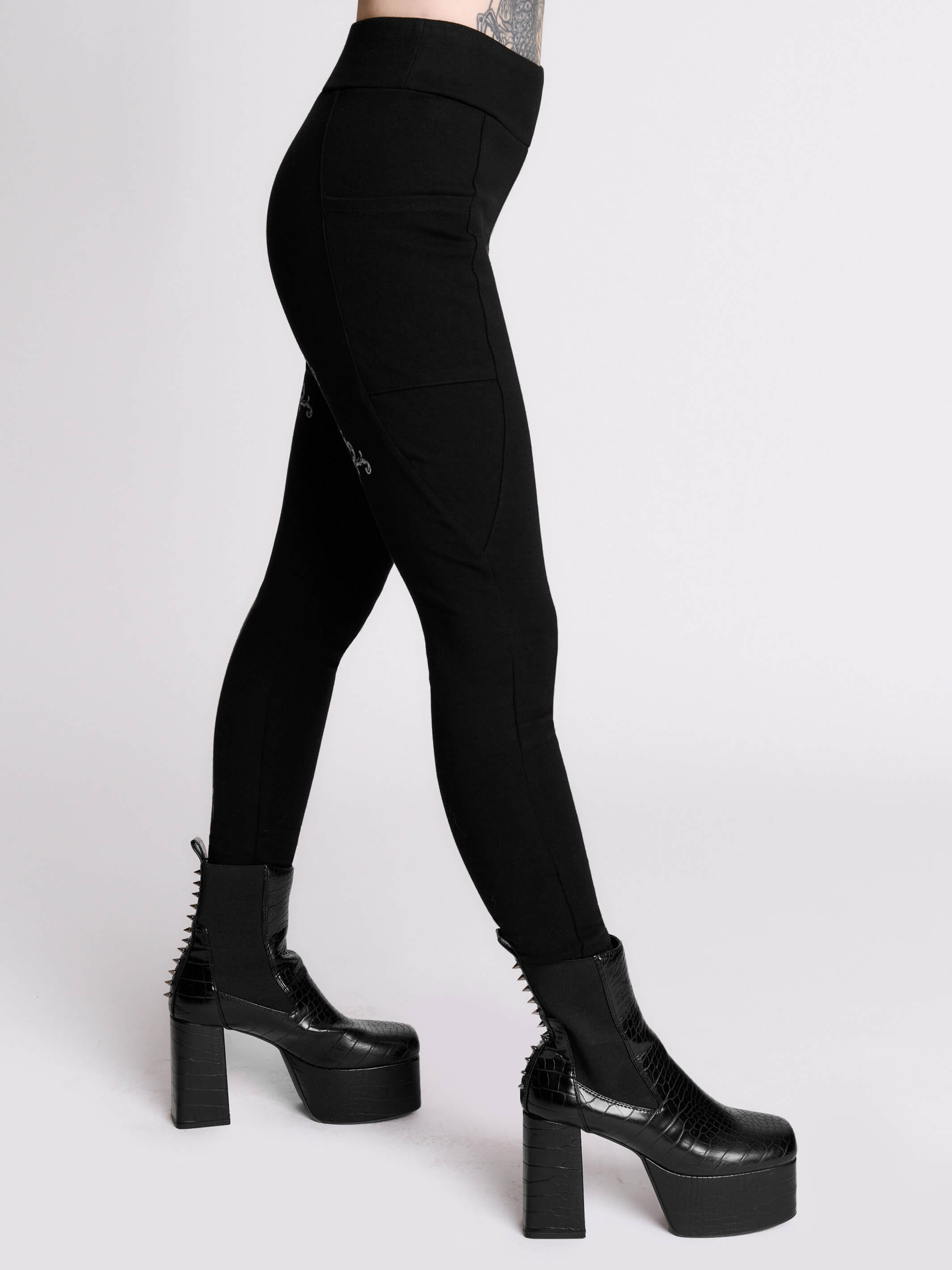 Obelisk Legging